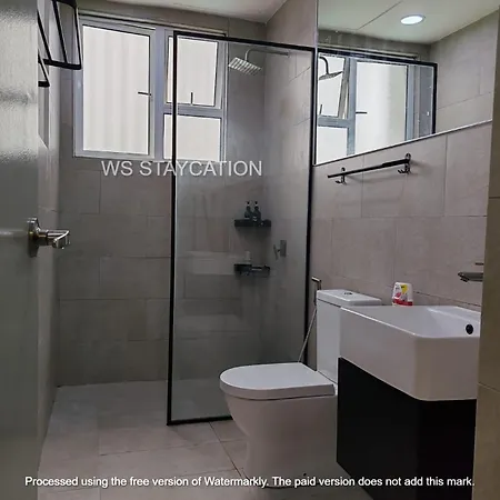 Mahkota Valley Suite Pool View With 2 Bedroom And Netflix Kuantan Exterior photo