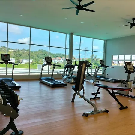 Mahkota Valley Suite Pool View With 2 Bedroom And Netflix Kuantan Exterior photo